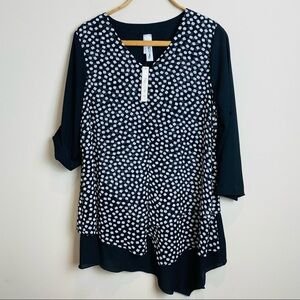 Come & See || Black & White Asymmetrical Tunic; M